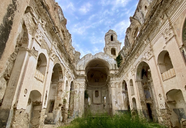 Tour in Vespa: Alla scoperta di Bussana Vecchia e i panorami di Sanremo Vespa Tour