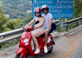 Antico Principato di Seborga e Bordighera, città delle palme Vespa Tour